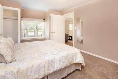 826 E Main St, Lowell, MI 49331 photo 16