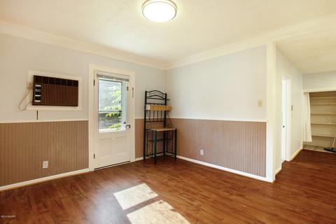 826 E Main St, Lowell, MI 49331 photo 6
