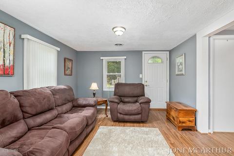 743 Root St, Belding, MI 48809 photo 3