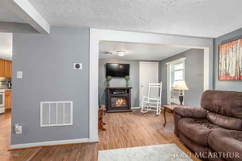 743 Root St, Belding, MI 48809 photo 5