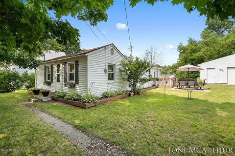 743 Root St, Belding, MI 48809 photo 2
