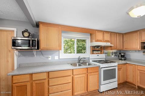 743 Root St, Belding, MI 48809 photo 8