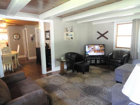 161 E Main St, Saranac, MI 48881 photo 5