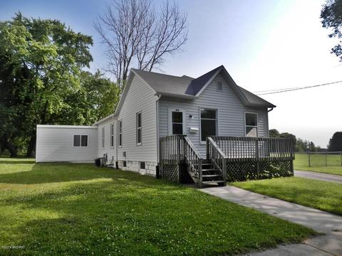 254 Third St, Manistee, MI 49660 photo 1