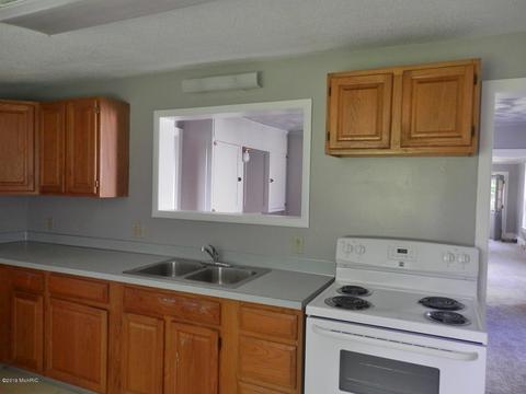 254 Third St, Manistee, MI 49660 photo 9