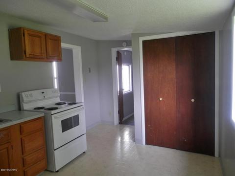 254 Third St, Manistee, MI 49660 photo 8