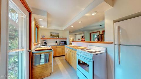 548 Hoffman St, Saugatuck, MI 49453 photo 27
