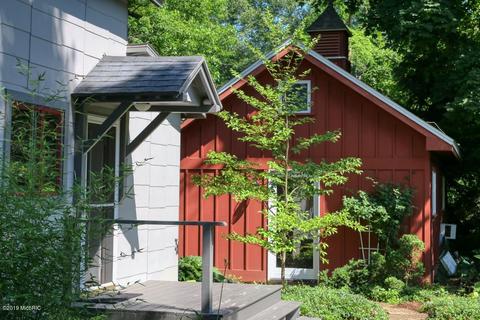 548 Hoffman St, Saugatuck, MI 49453 photo 3