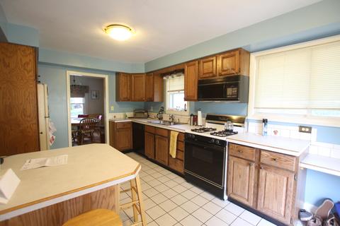 210 Oak Grv, Parchment, MI 49004 photo 8