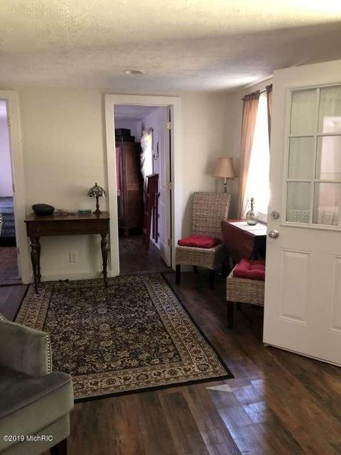 159 S State St, Hesperia, MI 49421 photo 3