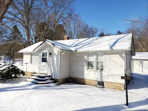 13455 Augusta Dr, Augusta, MI 49012 photo 1