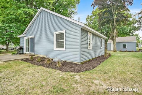 175 1st St, Morley, MI 49336 photo 4