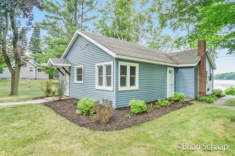 175 1st St, Morley, MI 49336 photo 1