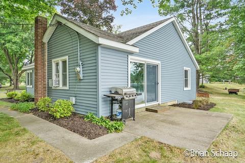 175 1st St, Morley, MI 49336 photo 3