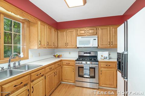 239 River Pine Dr NE, Lowell, MI 49331 photo 6