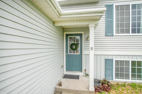 759 Pine Ridge Dr, Belding, MI 48809 photo 3