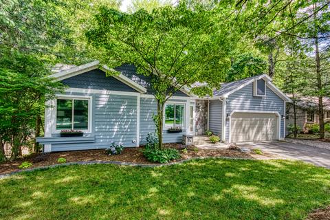 944 Spaulding Ave SE, Ada, MI 49301 photo 2