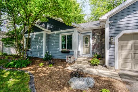 944 Spaulding Ave SE, Ada, MI 49301 photo 3
