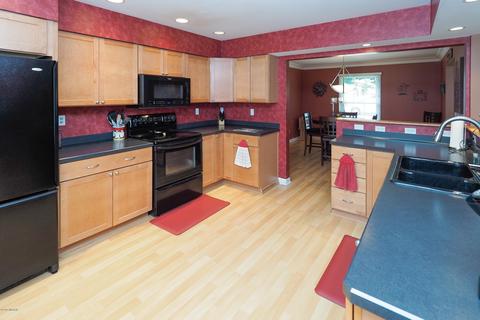 524 E Prospect St, Marshall, MI 49068 photo 10