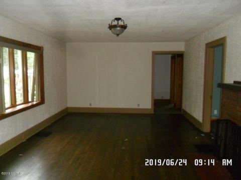 126 W Plainwell St, Plainwell, MI 49080 photo 6
