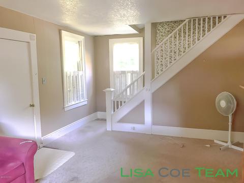 518 E Main St, Saranac, MI 48881 photo 7
