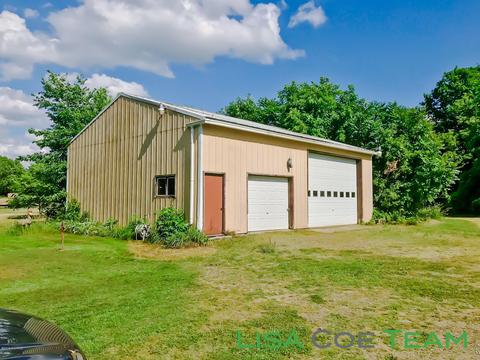 518 E Main St, Saranac, MI 48881 photo 4
