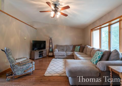 145 Sunset Dr, Dowling, MI 49050 photo 4