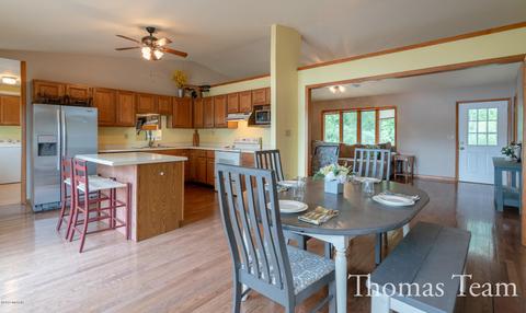 145 Sunset Dr, Dowling, MI 49050 photo 9