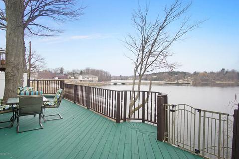 310 E Main St, Hart, MI 49420 photo 38