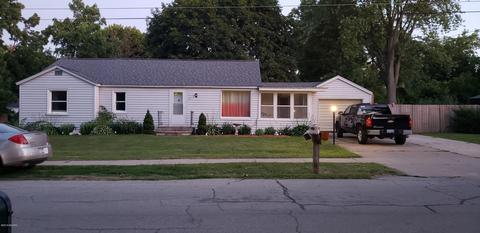 116 Brink St, Grant, MI 49327 photo 2