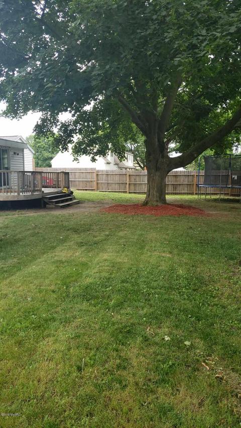 116 Brink St, Grant, MI 49327 photo 8