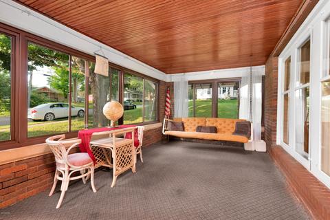 41 Summit St, Saranac, MI 48881 photo 2