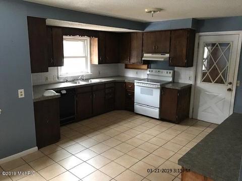 8859 E Loop Rd, Hesperia, MI 49421 photo 4