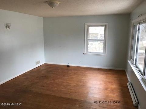 8859 E Loop Rd, Hesperia, MI 49421 photo 2