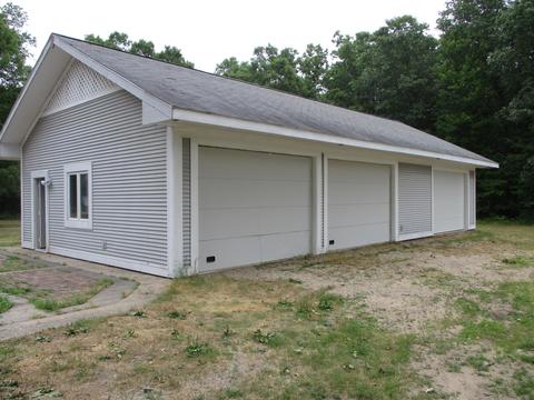 2131 108th E, Grant, MI 49327 photo 2