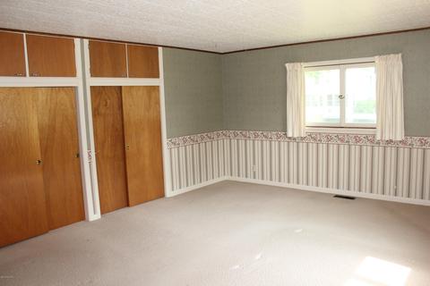222 E Morrell St, Otsego, MI 49078 photo 9