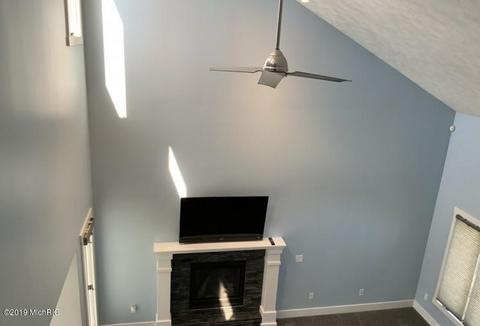 1494 Springbrook Dr, Jenison, MI 49428 photo 2