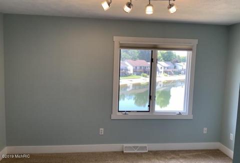 1494 Springbrook Dr, Jenison, MI 49428 photo 11