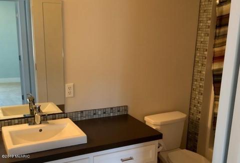1494 Springbrook Dr, Jenison, MI 49428 photo 8