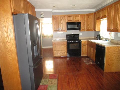158 Walnut St, Coldwater, MI 49036 photo 3