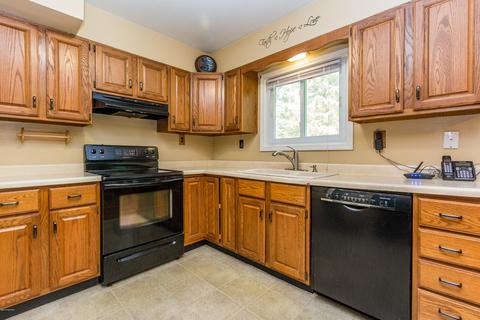 10574 Jones Rd, Bellevue, MI 49021 photo 5