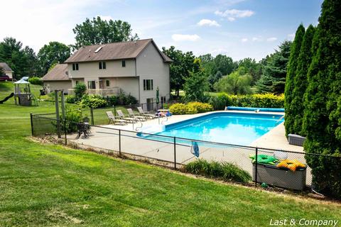 70 Rollingbrook Dr NE, Ada, MI 49301 photo 7