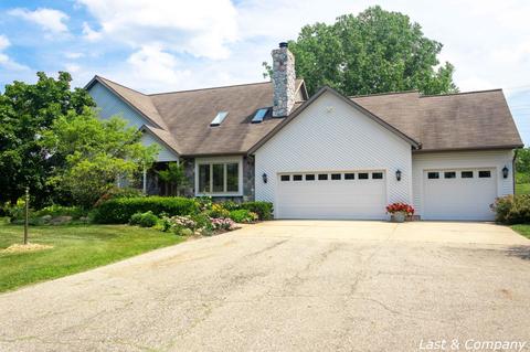 70 Rollingbrook Dr NE, Ada, MI 49301 photo 2