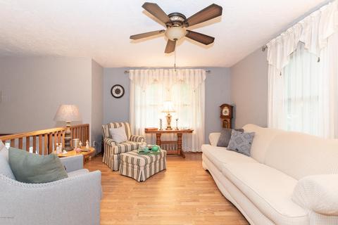 215 Jersey St, Plainwell, MI 49080 photo 4