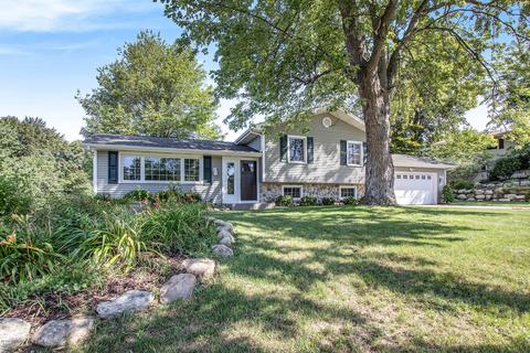 17817 Mohawk Dr, Spring Lake, MI 49456 photo 2