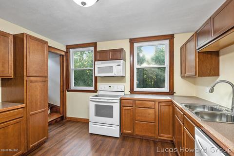 322 Hall St, Belding, MI 48809 photo 12