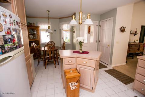 8 Summit Park Dr, Spring Lake, MI 49456 photo 9