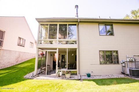 8 Summit Park Dr, Spring Lake, MI 49456 photo 2