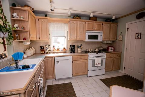 8 Summit Park Dr, Spring Lake, MI 49456 photo 6