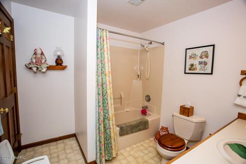 8 Summit Park Dr, Spring Lake, MI 49456 photo 37